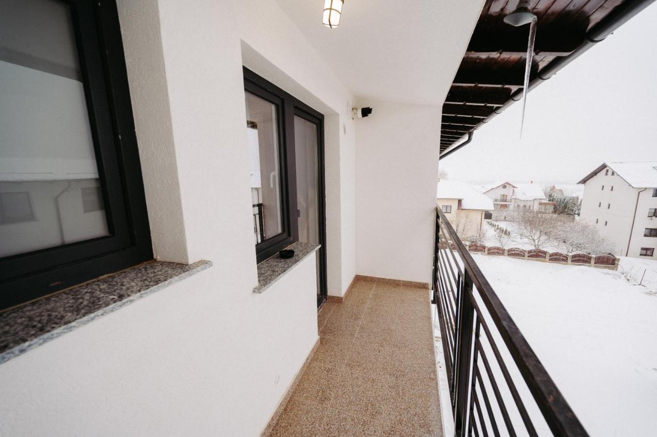 Modern Loft One Apartment Suceava Ngoại thất bức ảnh